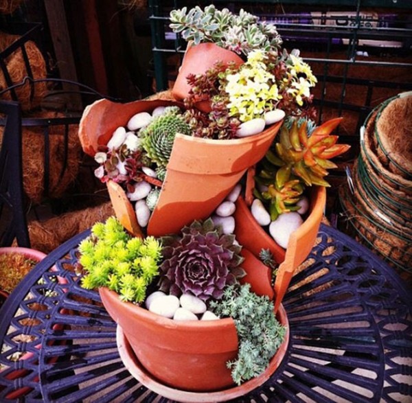 DIY Broken Pot Fairy Garden Ideas [Picture Instructions]